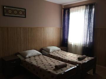 Фото номера Стандартный двухместный номер с 2 отдельными кроватями Отель Hotel Fortetsya г. Славское 3