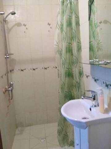 Фото номера Cемейный номер с собственной ванной комнатой Гостевой дом Milana Guesthouse г. Славское 8